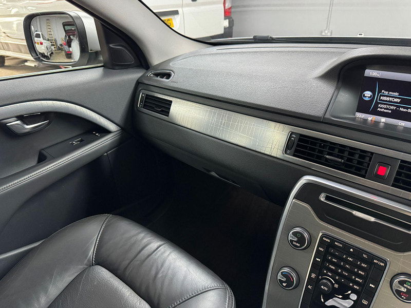 Volvo XC70 2.4 D4 SE Lux Geartronic AWD Euro 5 5dr 5dr Automatic 2025