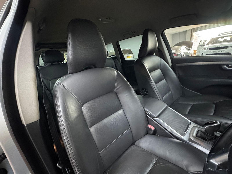 Volvo XC70 2.4 D4 SE Lux Geartronic AWD Euro 5 5dr 5dr Automatic 2025