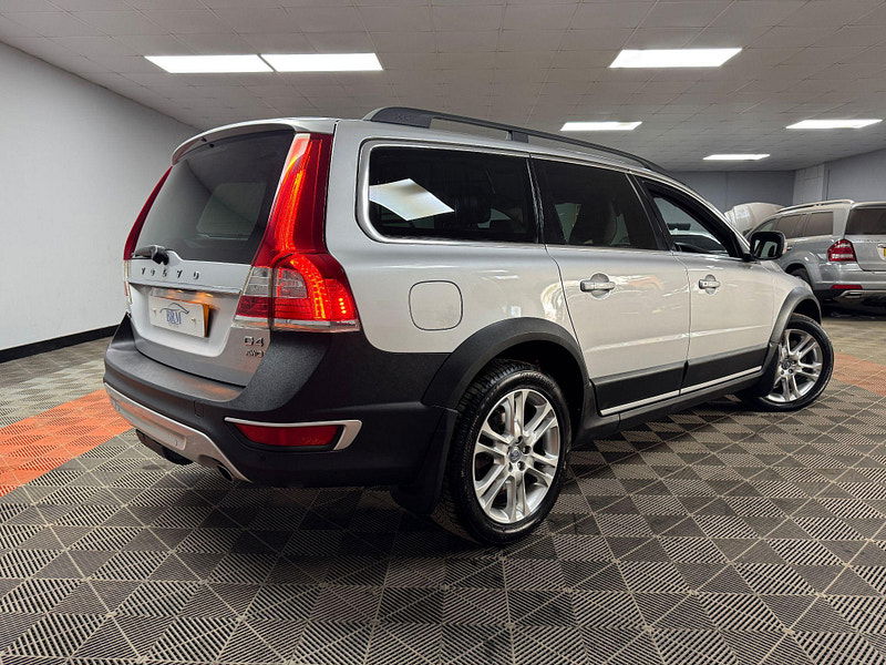 Volvo XC70 2.4 D4 SE Lux Geartronic AWD Euro 5 5dr 5dr Automatic 2025