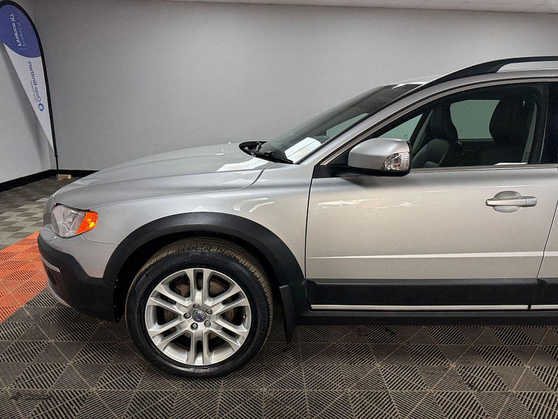 Volvo XC70 2.4 D4 SE Lux Geartronic AWD Euro 5 5dr 5dr Automatic 2025