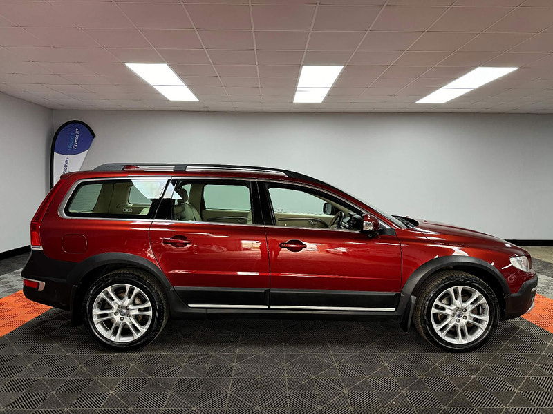 Volvo XC70 2.4 D5 SE Lux Geartronic AWD Euro 5 5dr 5dr Automatic 2024