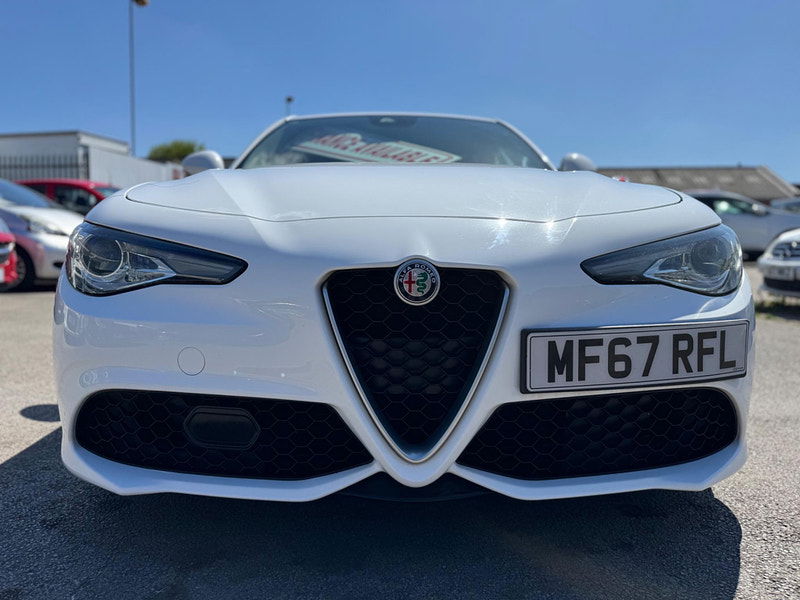 Alfa Romeo Giulia 2.2 TD Speciale Auto Euro 6 (s/s) 4dr 4dr Automatic 2025