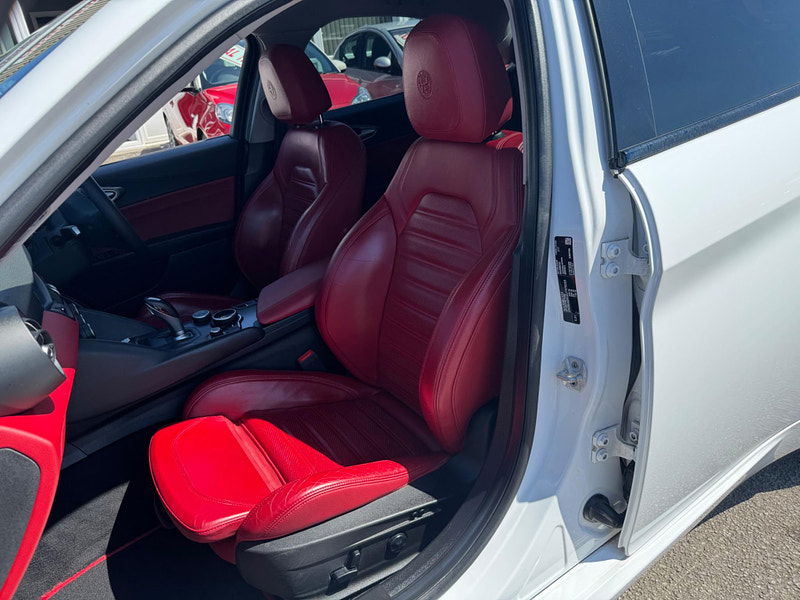 Alfa Romeo Giulia 2.2 TD Speciale Auto Euro 6 (s/s) 4dr 4dr Automatic 2025