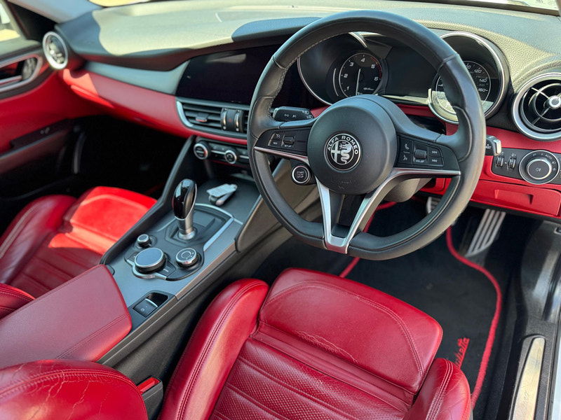 Alfa Romeo Giulia 2.2 TD Speciale Auto Euro 6 (s/s) 4dr 4dr Automatic 2025