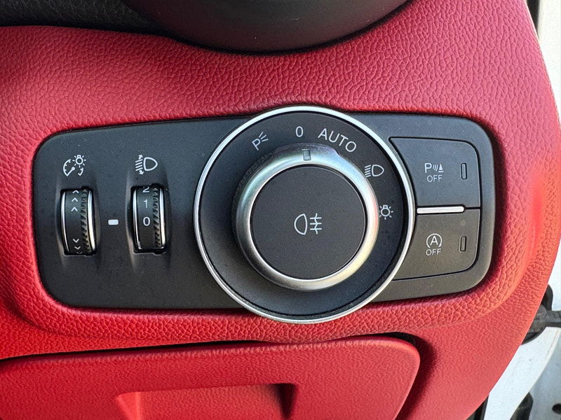 Alfa Romeo Giulia 2.2 TD Speciale Auto Euro 6 (s/s) 4dr 4dr Automatic 2025