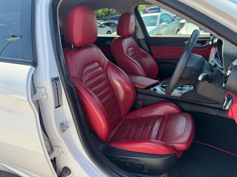 Alfa Romeo Giulia 2.2 TD Speciale Auto Euro 6 (s/s) 4dr 4dr Automatic 2025