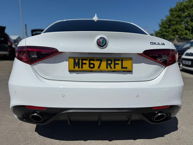Alfa Romeo Giulia 2.2 TD Speciale Auto Euro 6 (s/s) 4dr 4dr Automatic 2025