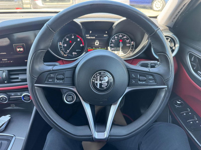 Alfa Romeo Giulia 2.2 TD Speciale Auto Euro 6 (s/s) 4dr 4dr Automatic 2025