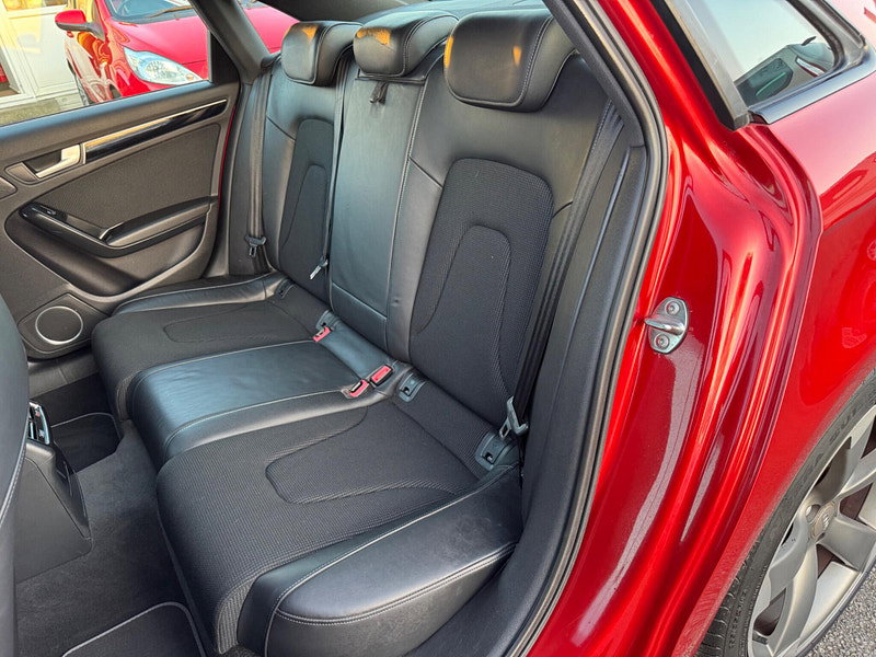 Audi A4 2.0 TDI Black Edition Saloon 4dr Diesel Manual quattro Euro 5 (s/s) (177 ps) 4dr Manual 2026