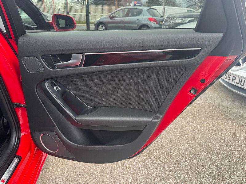 Audi A4 Avant 2.0 TDI Black Edition Euro 5 (s/s) 5dr 5dr Manual 2026