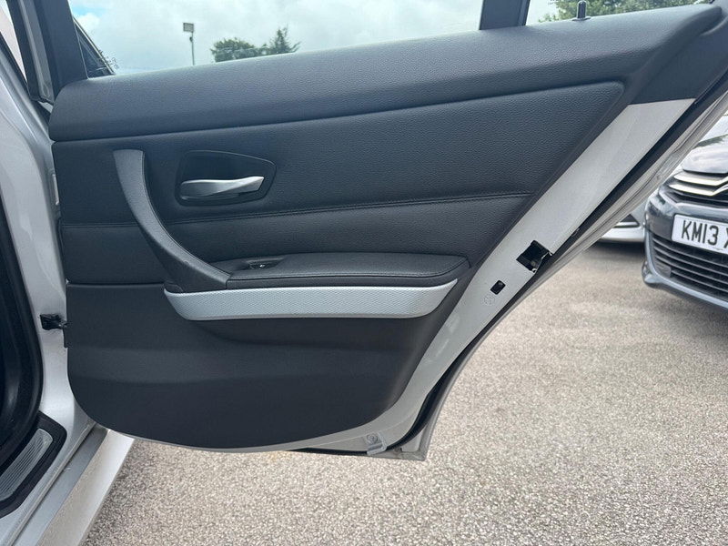 BMW 3 Series 2.0 320d Edition M Sport Euro 4 4dr 4dr Manual 2025