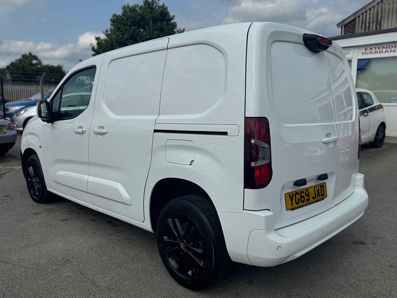 Citroen Berlingo 1.5 BlueHDi 1000 Driver M SWB Euro 6 (s/s) 5dr 5dr Manual 2025