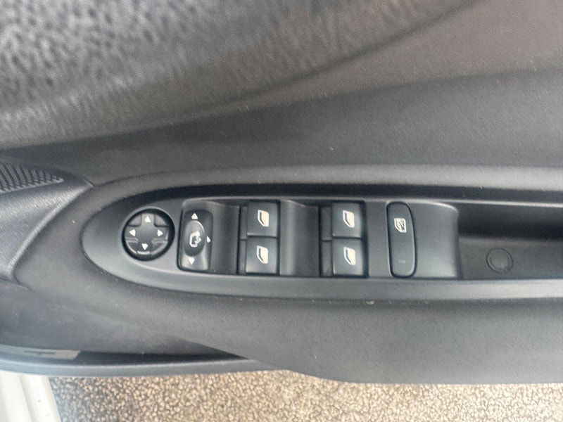 Citroen C4 1.6 BlueHDi Flair EAT6 Euro 6 (s/s) 5dr 5dr Automatic 2026