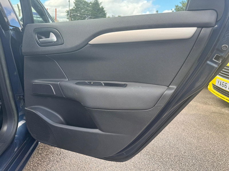 Citroen C4 1.6 HDi VTR+ Euro 5 5dr 5dr Manual 2025