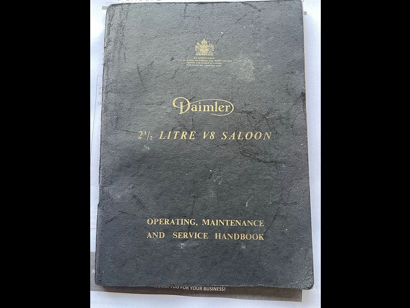 Daimler V8-250  4dr Automatic 2025