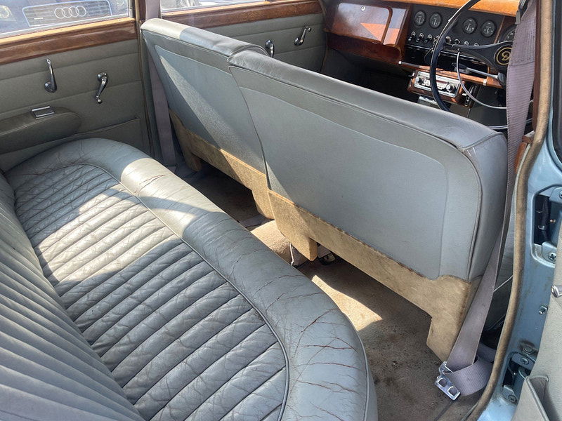 Daimler V8-250  4dr Automatic 2025