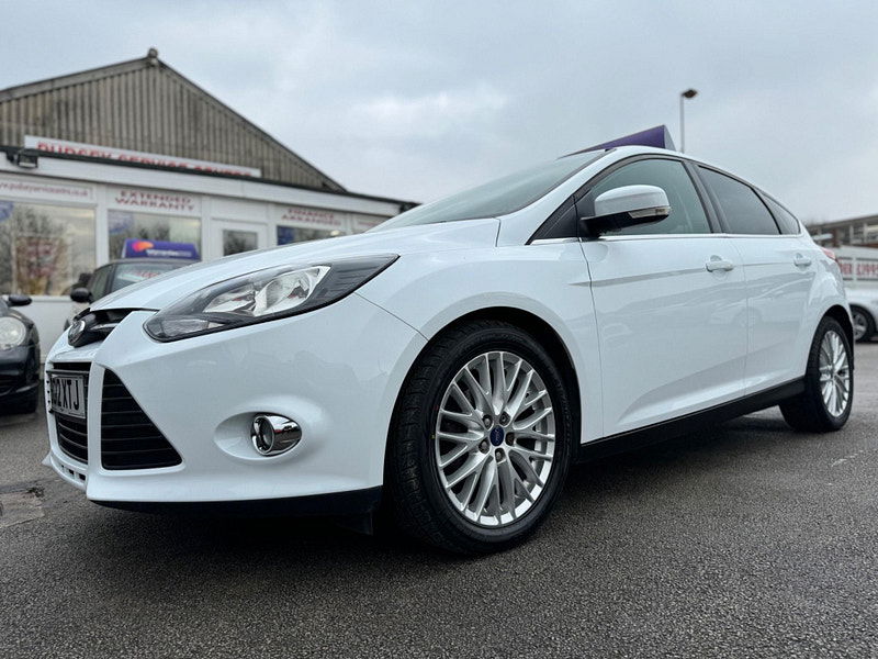 Ford Focus 1.0T EcoBoost Zetec Euro 5 (s/s) 5dr 5dr Manual 2025