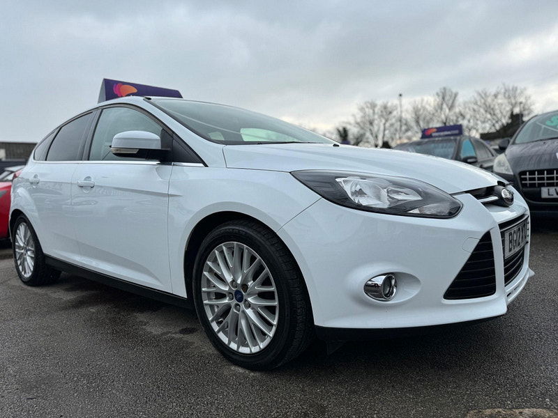 Ford Focus 1.0T EcoBoost Zetec Euro 5 (s/s) 5dr 5dr Manual 2025