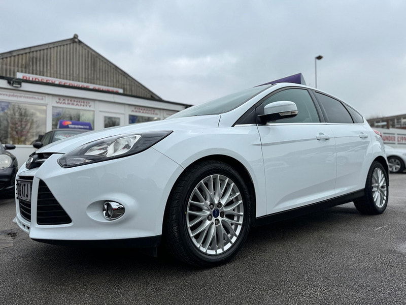 Ford Focus 1.0T EcoBoost Zetec Euro 5 (s/s) 5dr 5dr Manual 2025