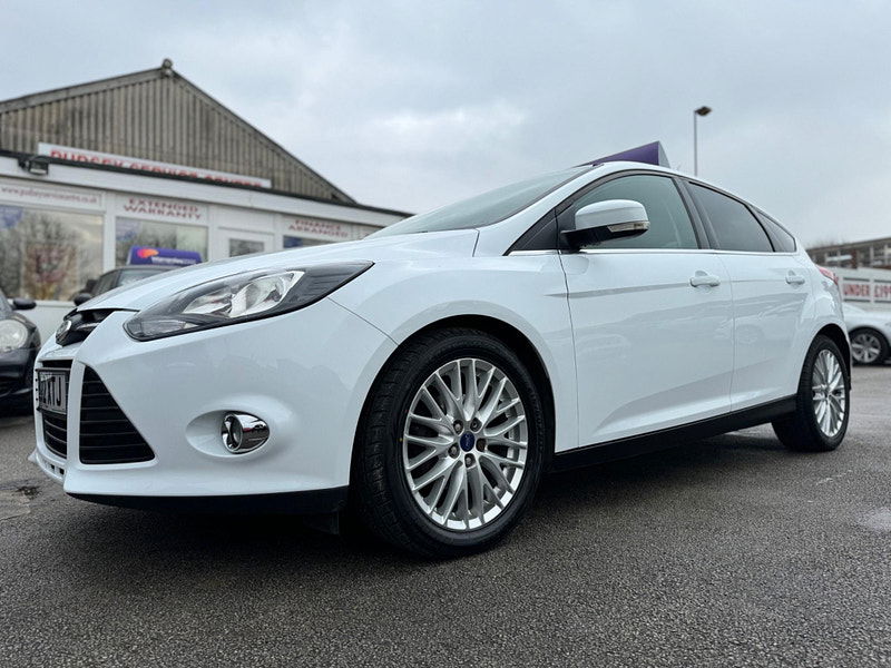 Ford Focus 1.0T EcoBoost Zetec Euro 5 (s/s) 5dr 5dr Manual 2025