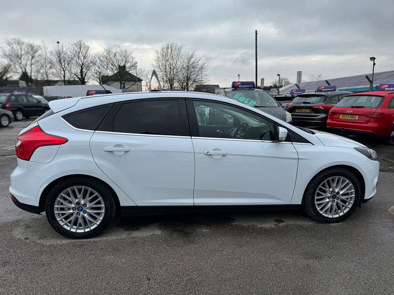 Ford Focus 1.0T EcoBoost Zetec Euro 5 (s/s) 5dr 5dr Manual 2025