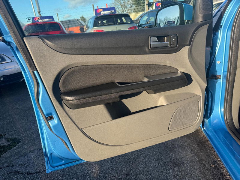 Ford Focus 1.6 TDCi DPF Zetec 5dr 5dr Manual 2025