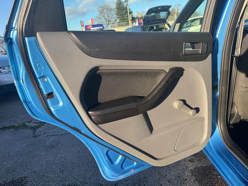 Ford Focus 1.6 TDCi DPF Zetec 5dr 5dr Manual 2025