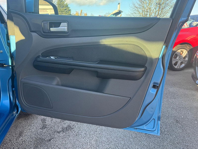 Ford Focus 1.6 TDCi DPF Zetec 5dr 5dr Manual 2025