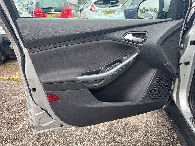 Ford Focus 1.6 TDCi Titanium Euro 5 (s/s) 5dr 5dr Manual 2025