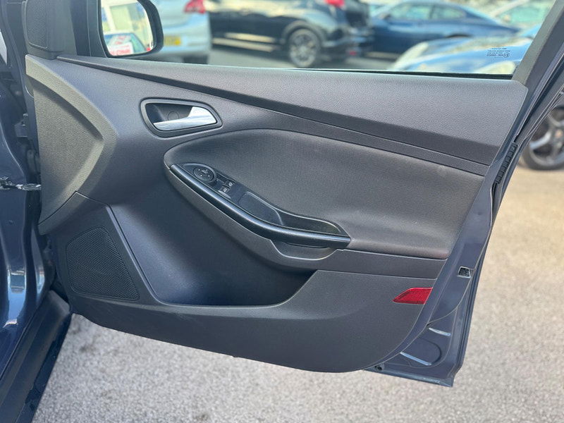 Ford Focus 1.6 TDCi Zetec Euro 5 (s/s) 5dr 5dr Manual 2025