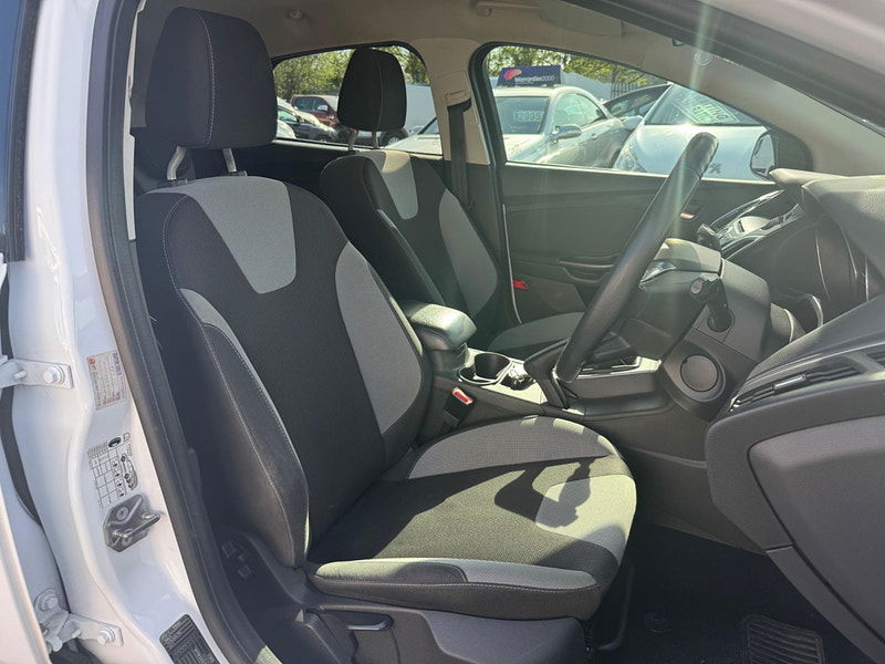 Ford Focus 1.6 TDCi Zetec S Euro 5 (s/s) 5dr 5dr Manual 2025