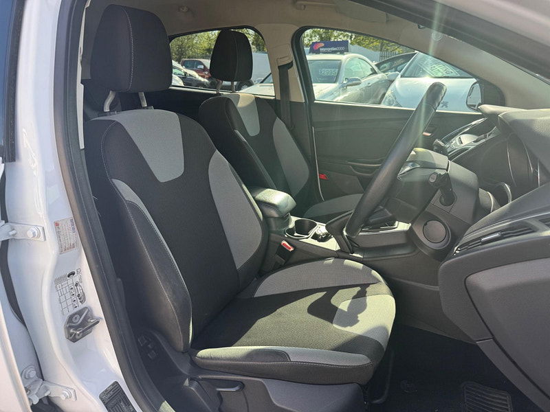 Ford Focus 1.6 TDCi Zetec S Euro 5 (s/s) 5dr 5dr Manual 2025