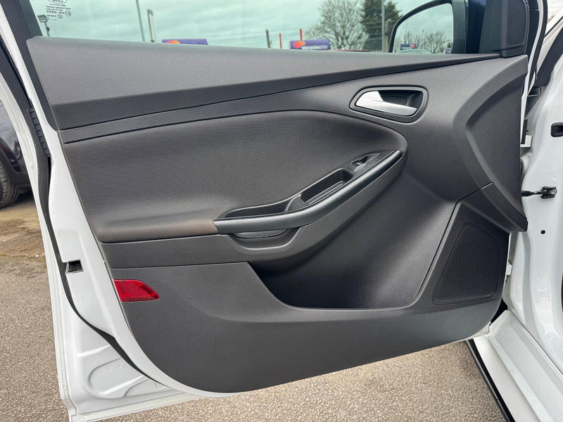 Ford Focus 1.6 TDCi Zetec S Hatchback 5dr Diesel Manual Euro 5 (s/s) (115 ps) 5dr Manual 2026