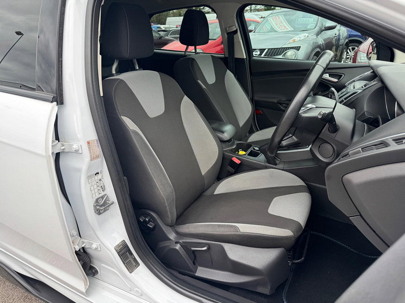 Ford Focus 1.6 TDCi Zetec S Hatchback 5dr Diesel Manual Euro 5 (s/s) (115 ps) 5dr Manual 2026