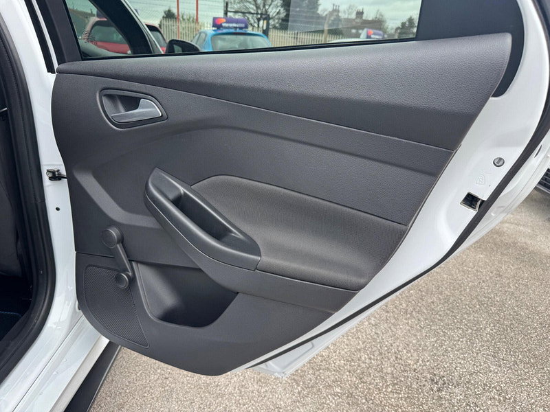 Ford Focus 1.6 TDCi Zetec S Hatchback 5dr Diesel Manual Euro 5 (s/s) (115 ps) 5dr Manual 2026