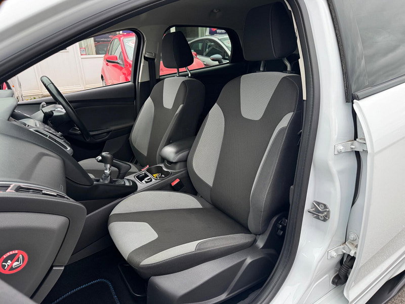 Ford Focus 1.6 TDCi Zetec S Hatchback 5dr Diesel Manual Euro 5 (s/s) (115 ps) 5dr Manual 2026