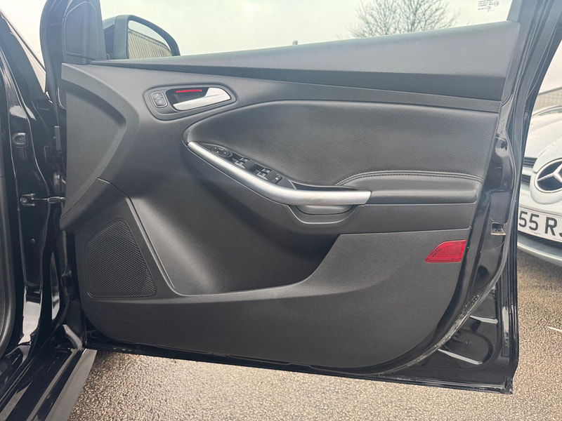 Ford Focus 2.0 TDCi ST-2 Euro 6 (s/s) 5dr 5dr Manual 2026