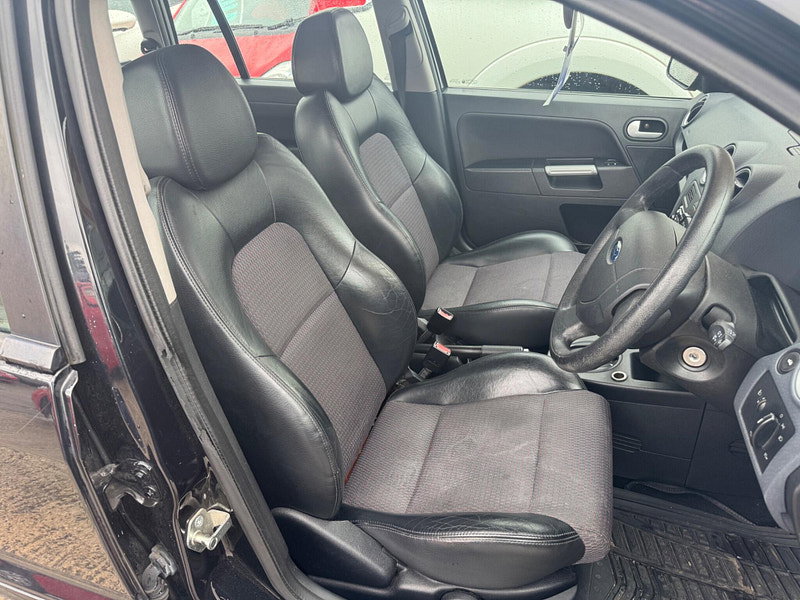 Ford Fusion 1.6 Zetec Climate 5dr 5dr Automatic 2026