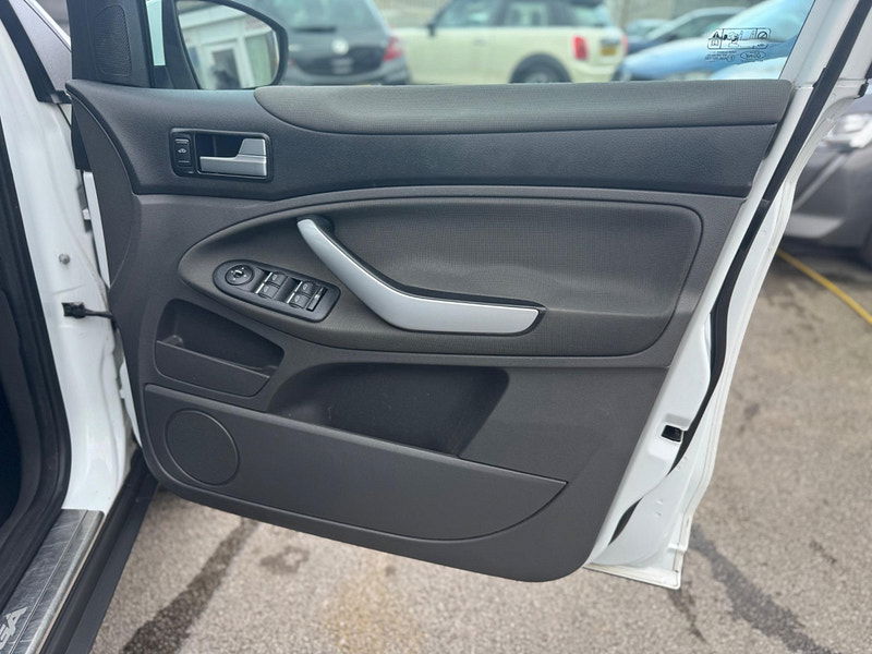 Ford Kuga 2.0 TDCi Zetec 2WD Euro 5 5dr 5dr Manual 2025