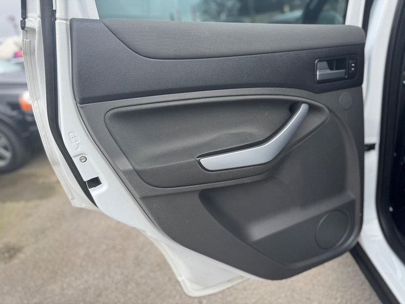 Ford Kuga 2.0 TDCi Zetec 2WD Euro 5 5dr 5dr Manual 2025