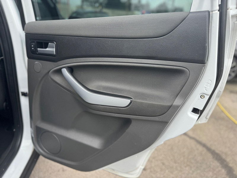 Ford Kuga 2.0 TDCi Zetec 2WD Euro 5 5dr 5dr Manual 2025