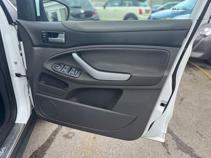 Ford Kuga 2.0 TDCi Zetec 2WD Euro 5 5dr 5dr Manual 2025