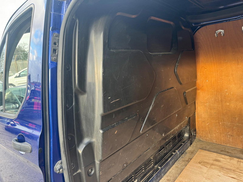 Ford Transit Custom 2.2 TDCi 290 Trend Panel Van 5dr Diesel Manual L1 H1 (186 g/km, 98 bhp) 5dr Manual 2026