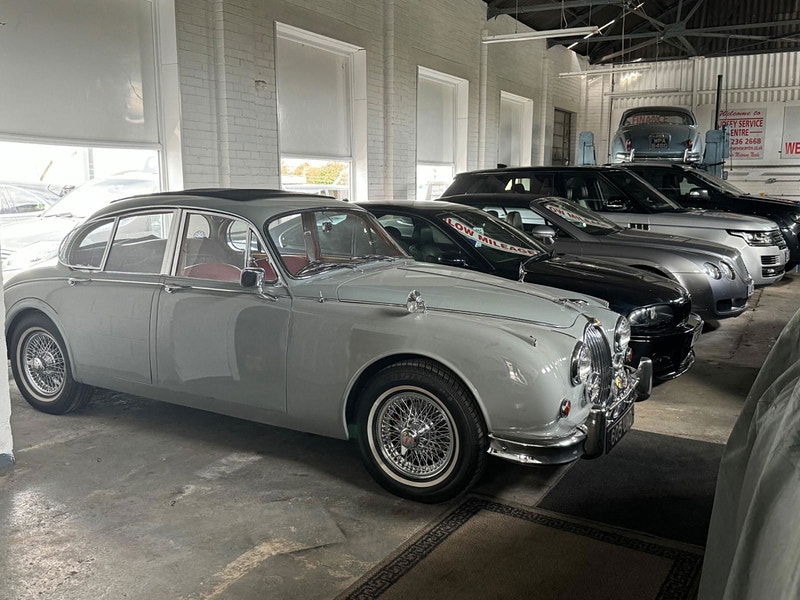 Jaguar Mark ii  4dr Manual 2024