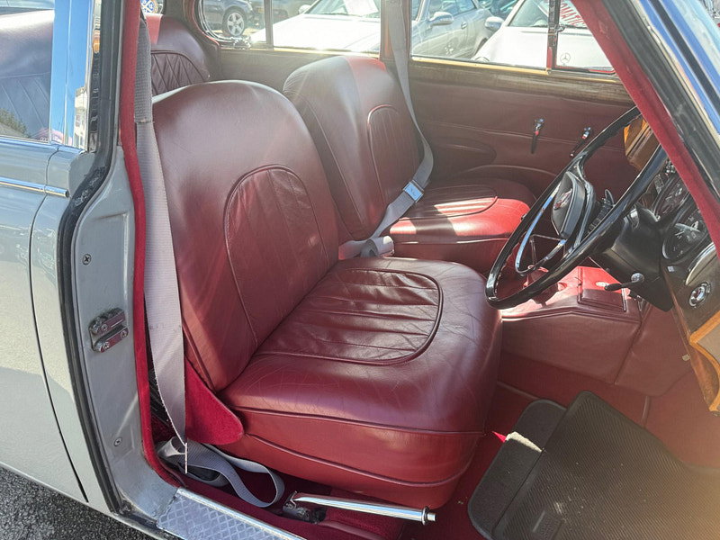 Jaguar Mark ii  4dr Manual 2026