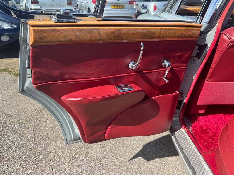 Jaguar Mark ii  4dr Manual 2026