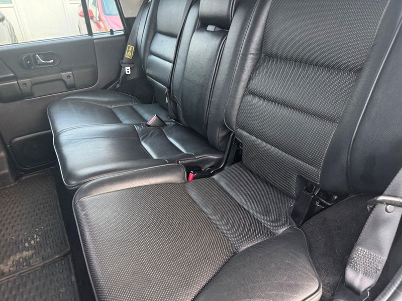 Land Rover DISCOVERY 2.5 TD5 Landmark 5dr (7 Seats) 5dr Automatic 2025