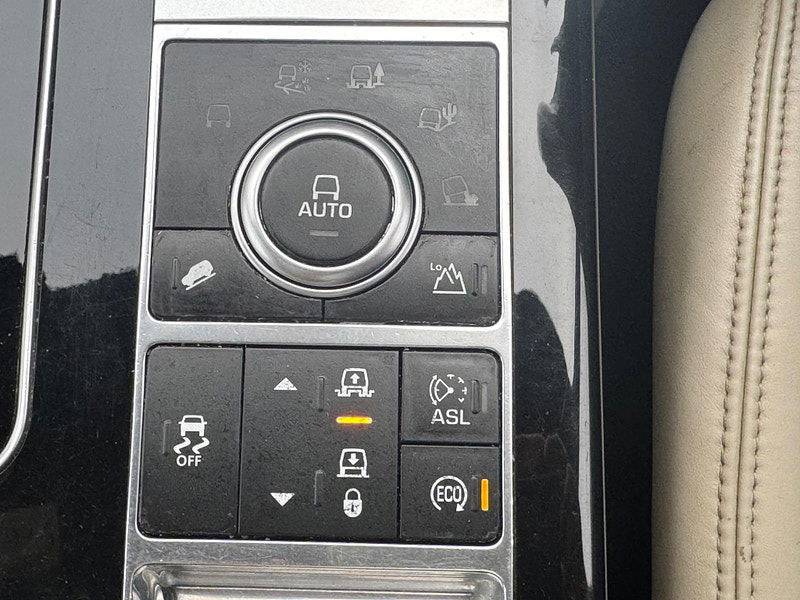 Land Rover Range Rover 3.0 TD V6 Vogue Auto 4WD Euro 5 (s/s) 5dr 5dr Automatic 2025