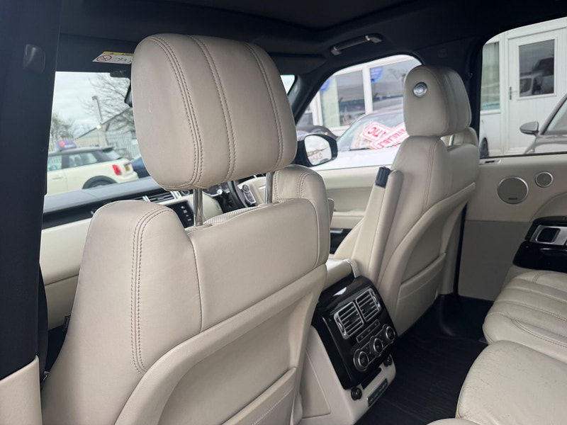 Land Rover Range Rover 3.0 TD V6 Vogue Auto 4WD Euro 5 (s/s) 5dr 5dr Automatic 2025