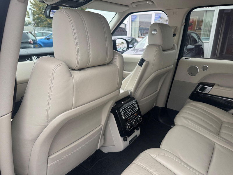 Land Rover Range Rover 3.0 TD V6 Vogue Auto 4WD Euro 5 (s/s) 5dr 5dr Automatic 2025